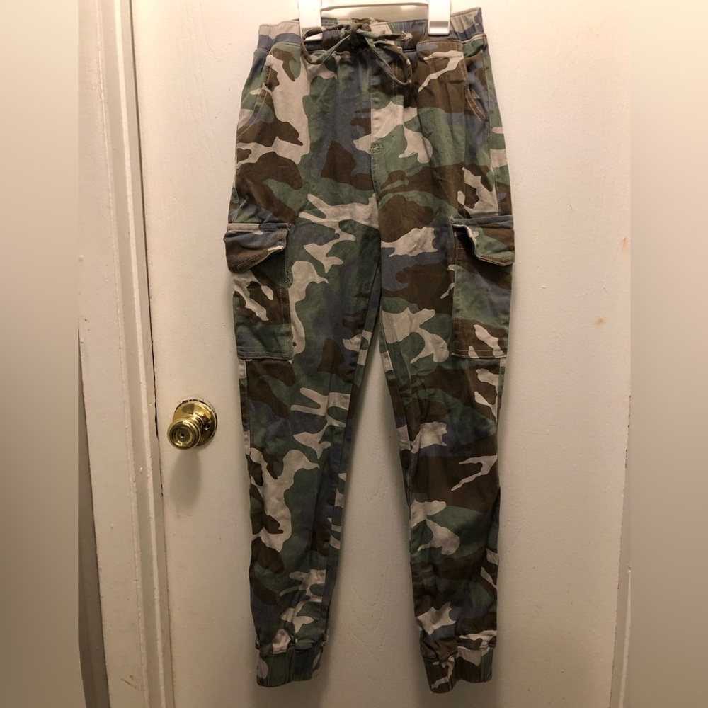 Cargo pants size small